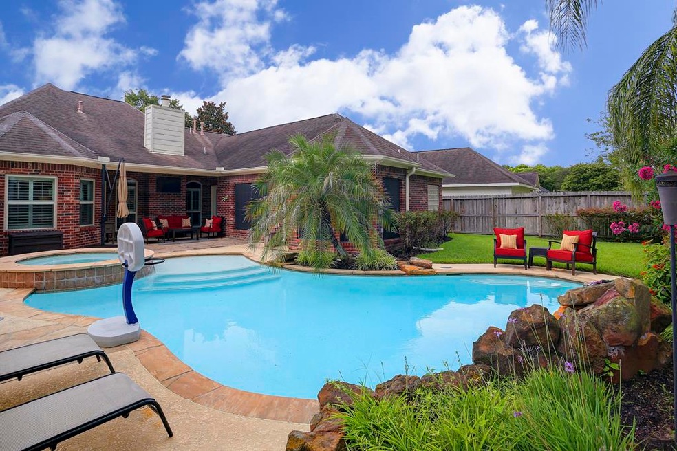 1604 Orlando St, Friendswood, TX 77546 - photo 1