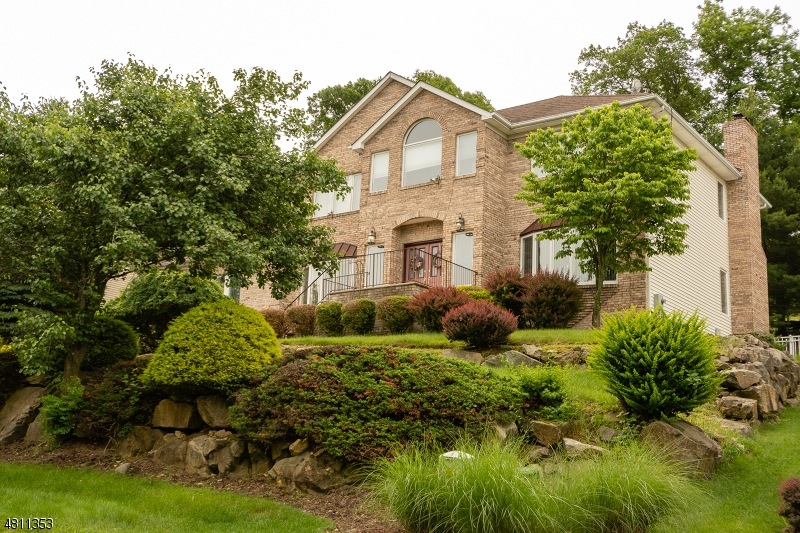 9 Battle Ridge Rd, Morris Plains, NJ 07950 - photo 1