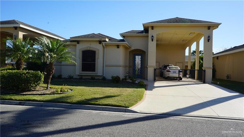 2109 Kingfisher Ln, Mission, TX 78572 - photo 1