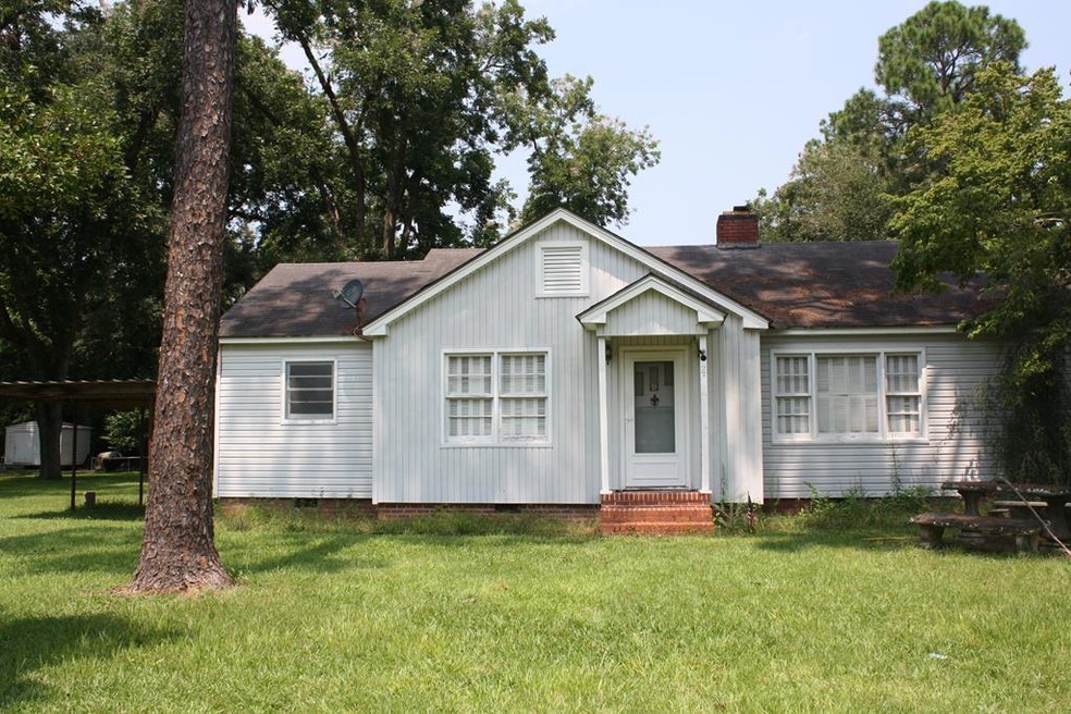 27 W Cochran St, Camilla, GA 31730 - photo 1