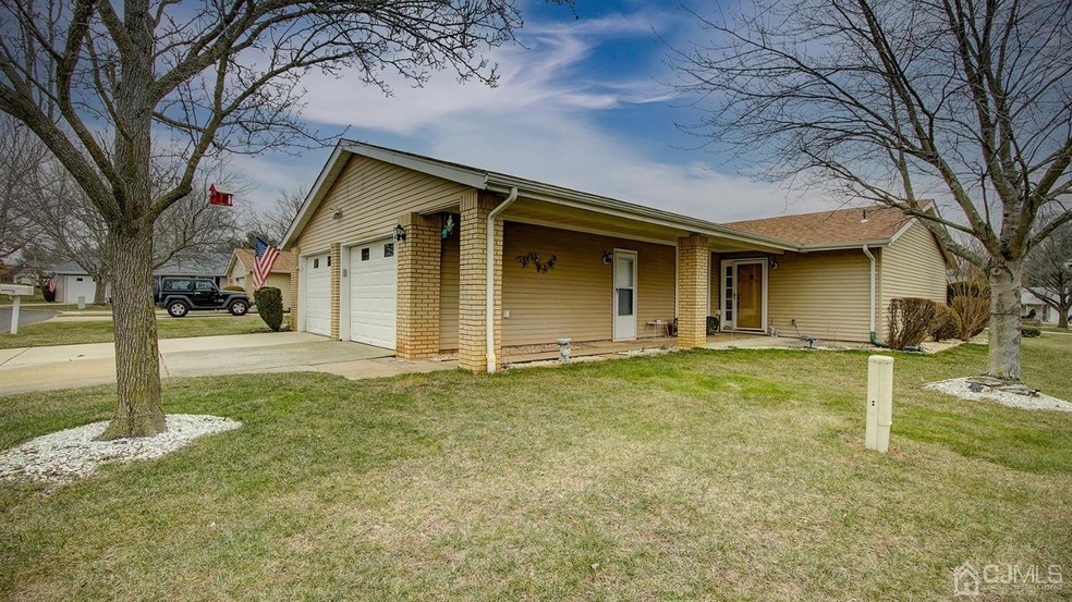 401 Fuchsia Plaza unit 401C, Monroe Township, NJ 08831 - photo 1