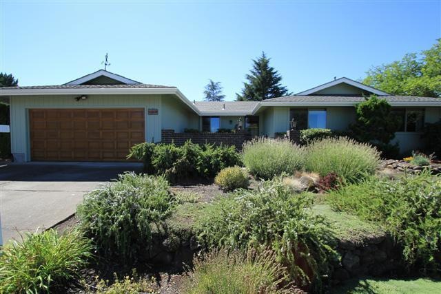 2384 Amaryllis Ave, Medford, OR 97504 - photo 1