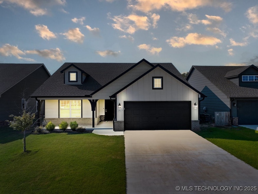 1917 E Van Buren St, Broken Arrow, OK 74011 - photo 1