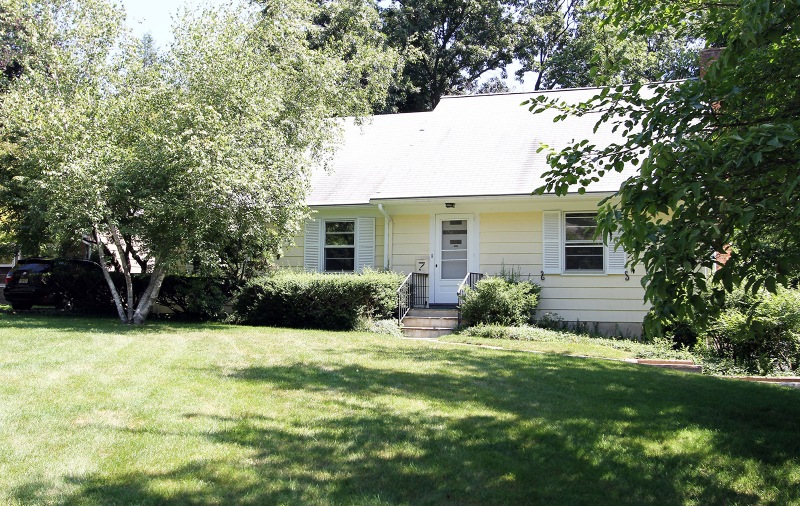 7 Woodcliff Dr, Madison, NJ 07940 - photo 1