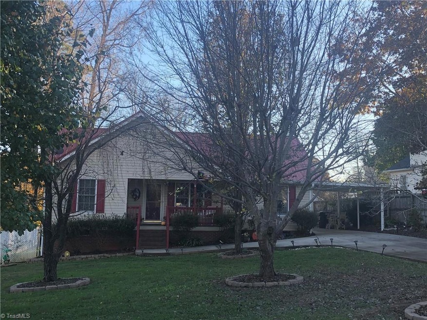 512 Kelly Cir, Asheboro, NC 27203 - photo 1