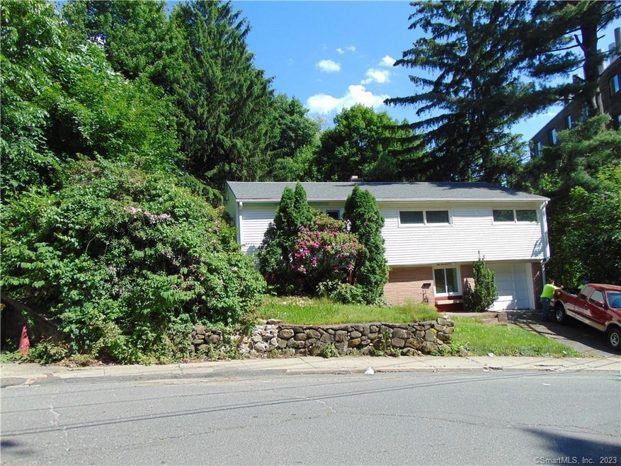 378 Pine St, Waterbury, CT 06704 - photo 1