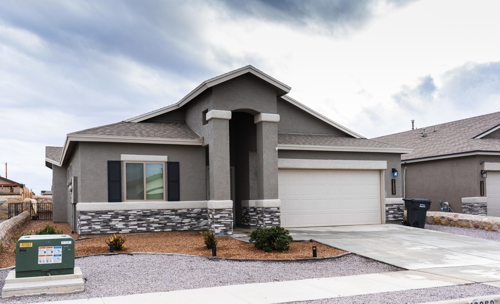 13860 Lago Vista Ave, Horizon City, TX 79928 - photo 1