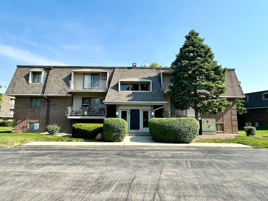 264 E Bailey Rd unit H, Naperville, IL 60565 - photo 1