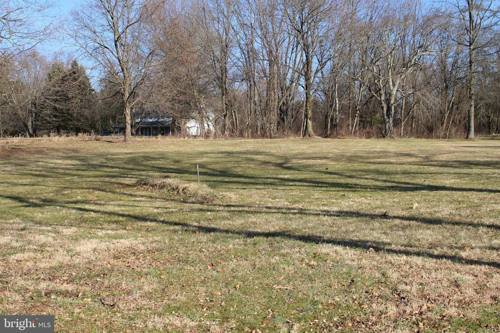 281 Saw Mill Rd, Pottstown, PA 19465 - photo 1