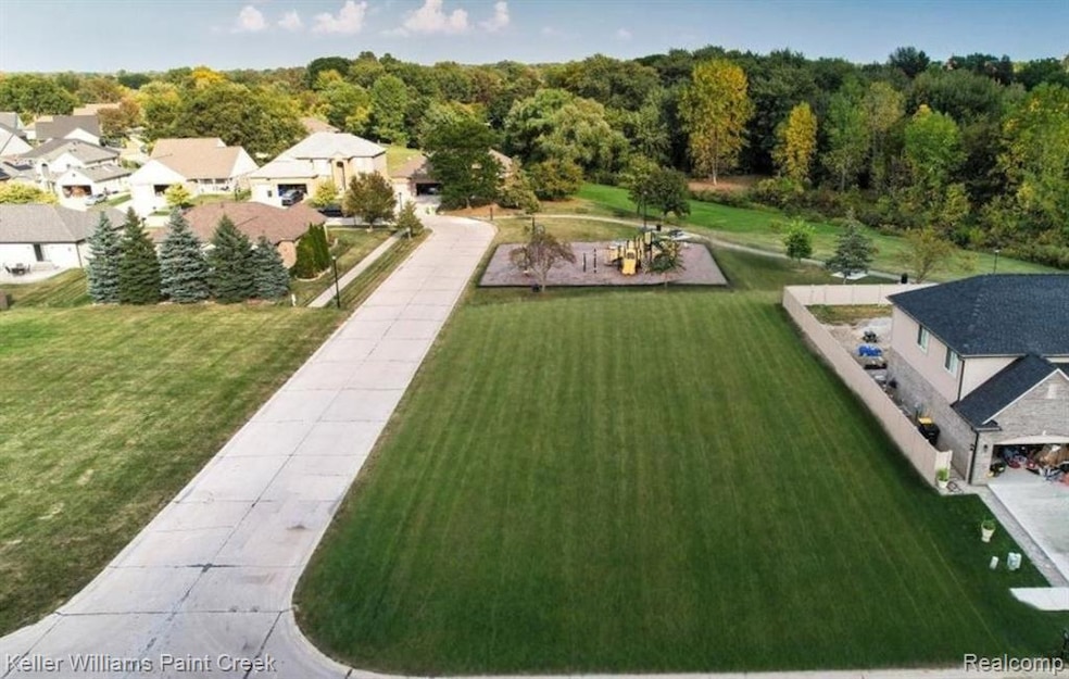 33228 Nicola Dr, Fraser, MI 48026 - photo 1