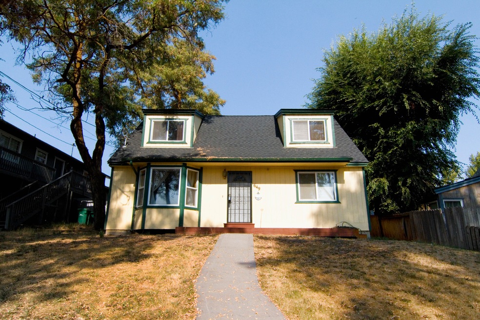 Front St.01
