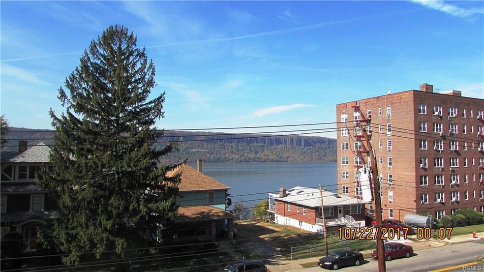 Hudson View unit 2H, Yonkers, NY 10701 - photo 1