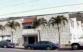 front facing E. Manoa Road
