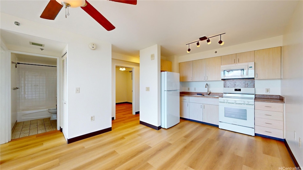 Paiwa Tower unit 1005, Waipahu, HI 96797 - photo 1