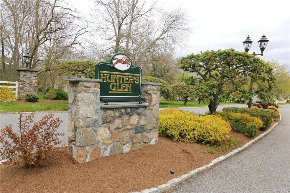 Hunters Glen Condominum Entry