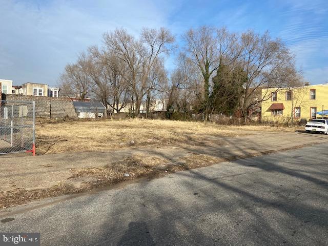 341 343 Pine St, Camden, NJ 08103 - photo 1