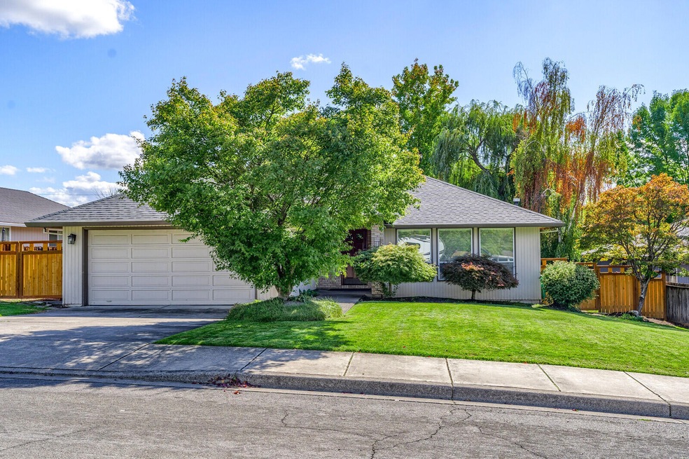 1843 Canyon Ave, Medford, OR 97504 - photo 1