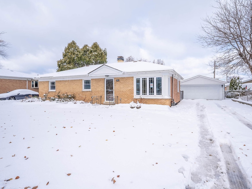 6420 W 85th Place, Burbank, IL 60459 - photo 1