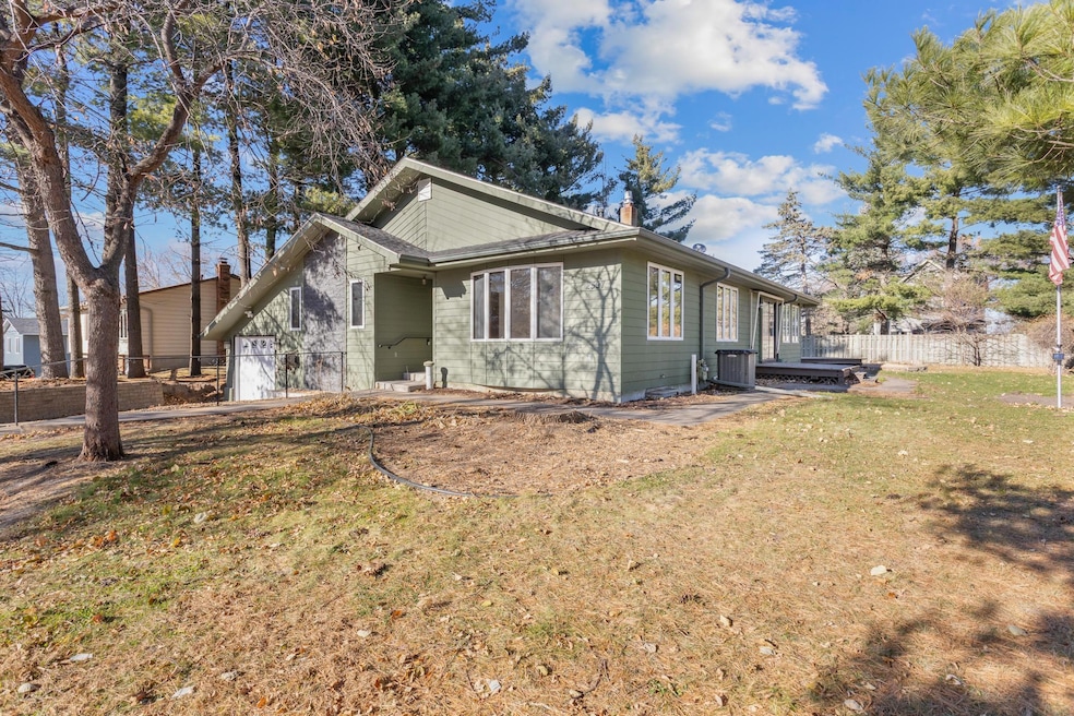 For Sale $449,900 • Co-Listing Agent