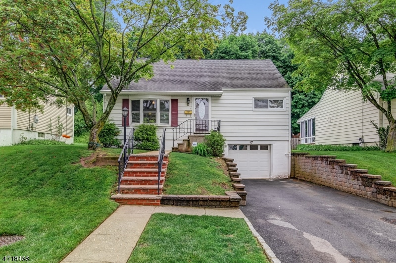 12 Phyllis Rd, West Orange, NJ 07052 - photo 1