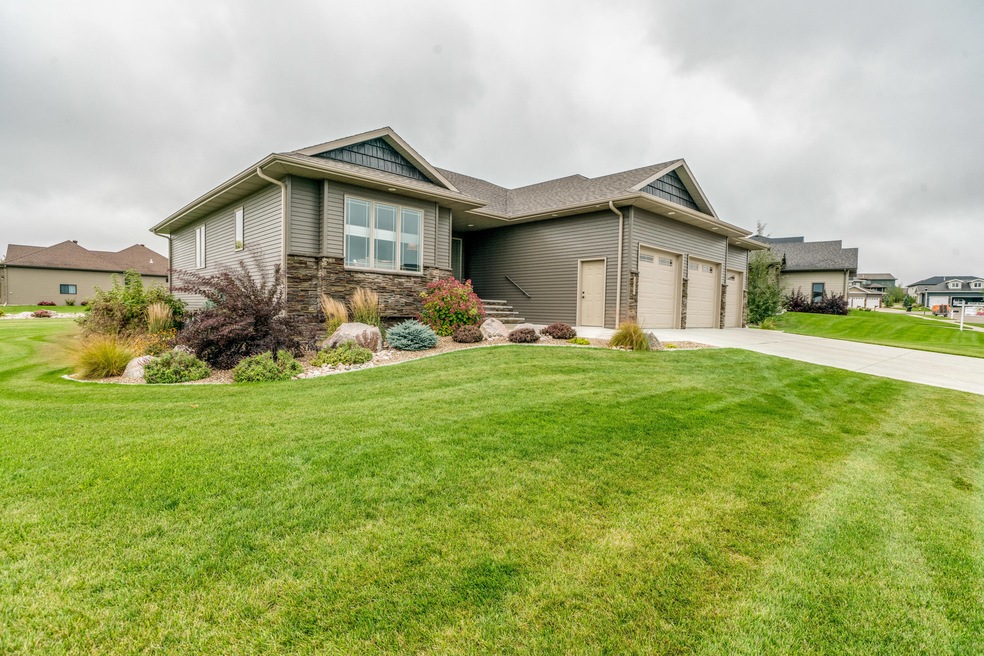 3600ChisholmPl_0056