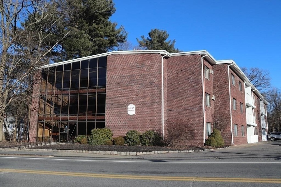 915 Edgell Rd unit 83, Framingham, MA 01701 - photo 1