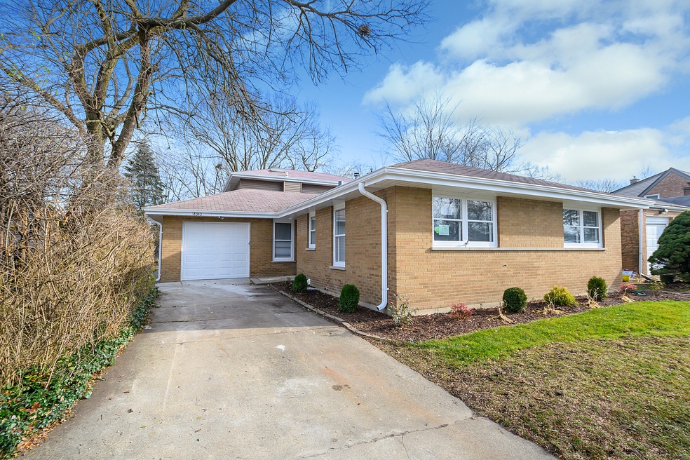 18343 Dundee Ave, Homewood, IL 60430 - photo 1