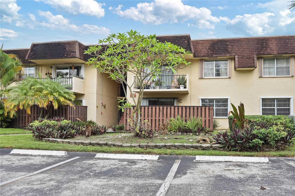 13720 SW 90th Ave unit 5, Miami, FL 33176 - photo 1