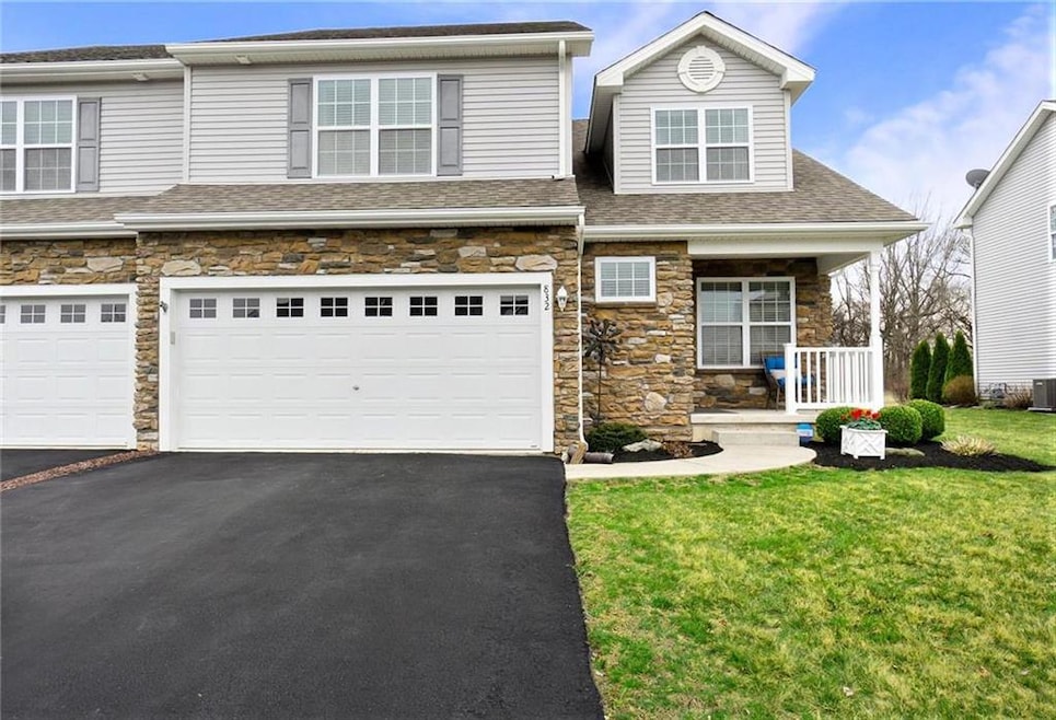 832 S Fork Dr, Easton, PA 18040 - photo 1