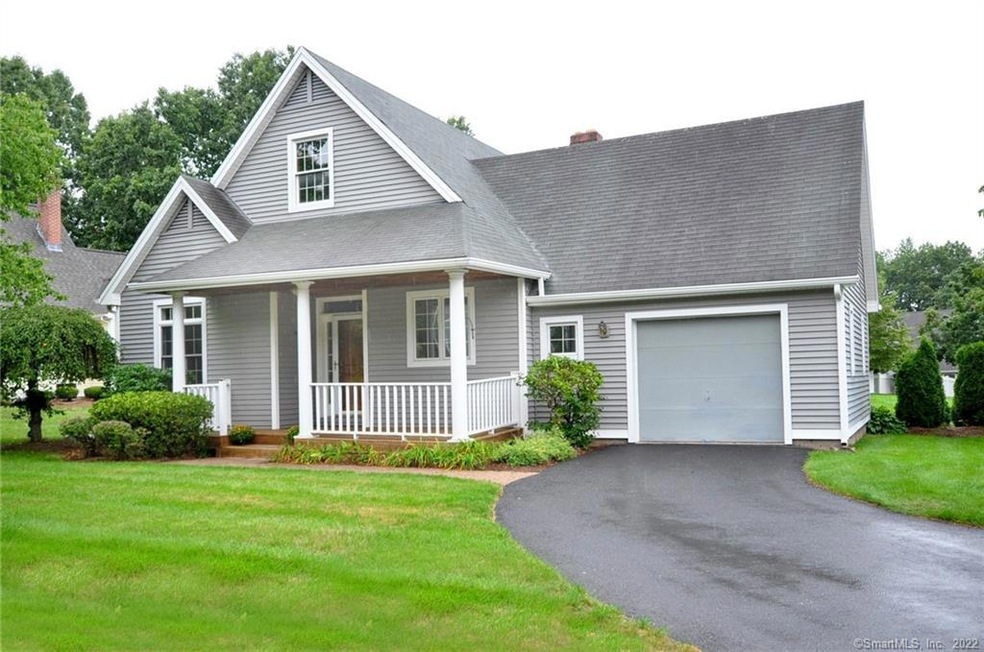 531 Hawthorne Ln, Windsor, CT 06095 - photo 1