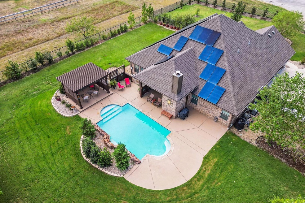 204 N Casey Ct, Springtown, TX 76082 - photo 1