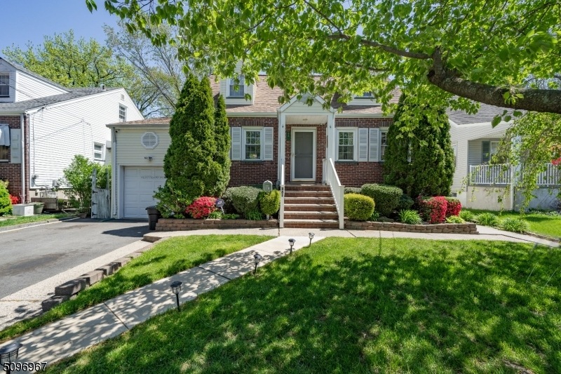 881 Lafayette Ave, Union, NJ 07083 - photo 1