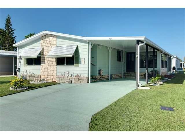 708 Hyacinth Cir, Sebastian, FL 32976 - photo 1