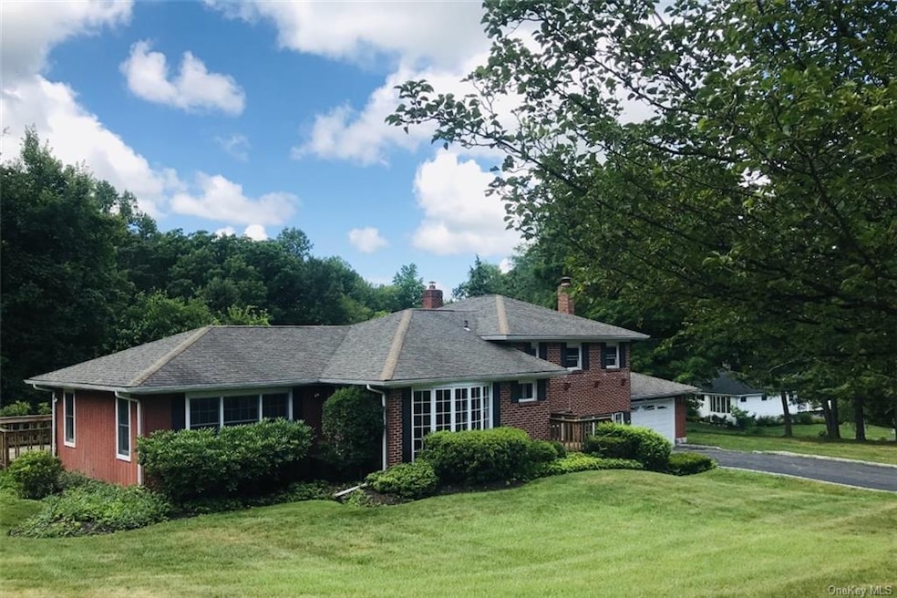 3427 Fairview Ct, Yorktown Heights, NY 10598 - photo 1