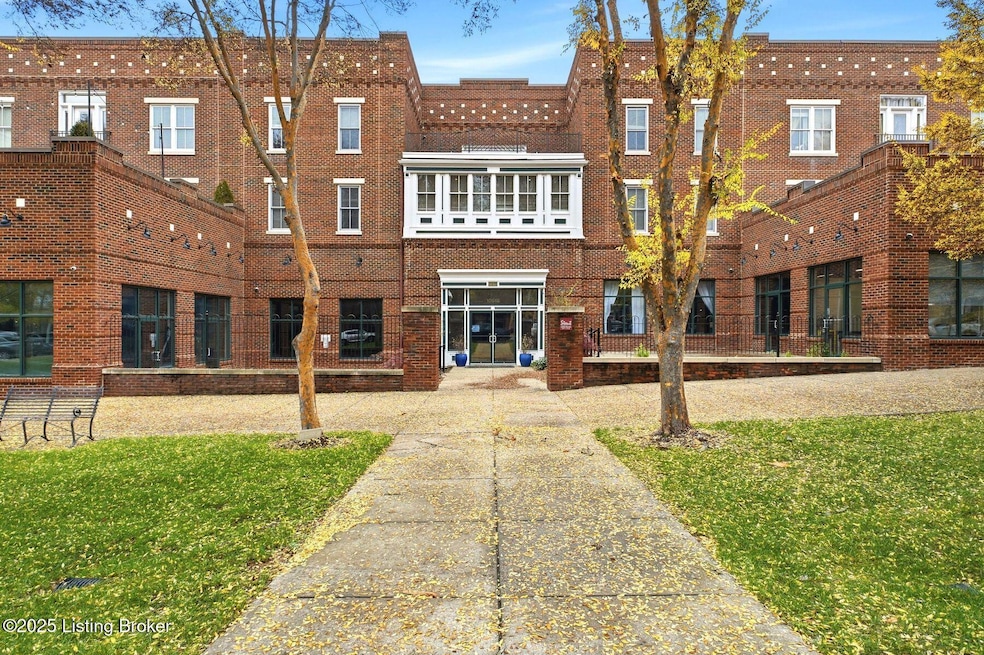 10619 Meeting St unit 212, Prospect, KY 40059 - photo 1