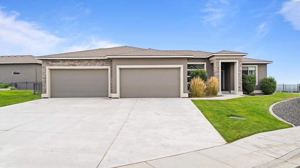 2284 S Alaska St, Kennewick, WA 99338 - photo 1