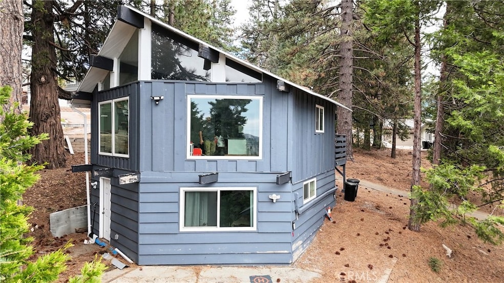 30904 Live Oak Dr, Running Springs, CA 92382 - photo 1