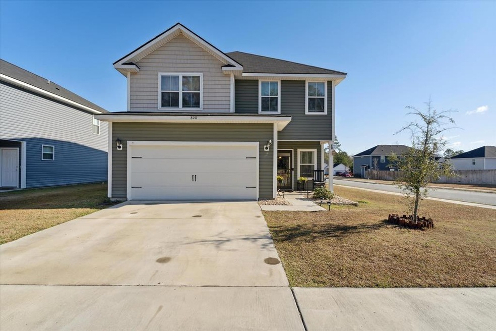 828 Fairview Cir, Hinesville, GA 31313 - photo 1