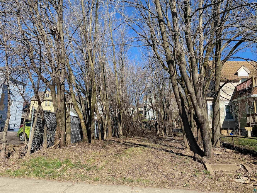 2221 W 3rd St, Duluth, MN 55806 - photo 1