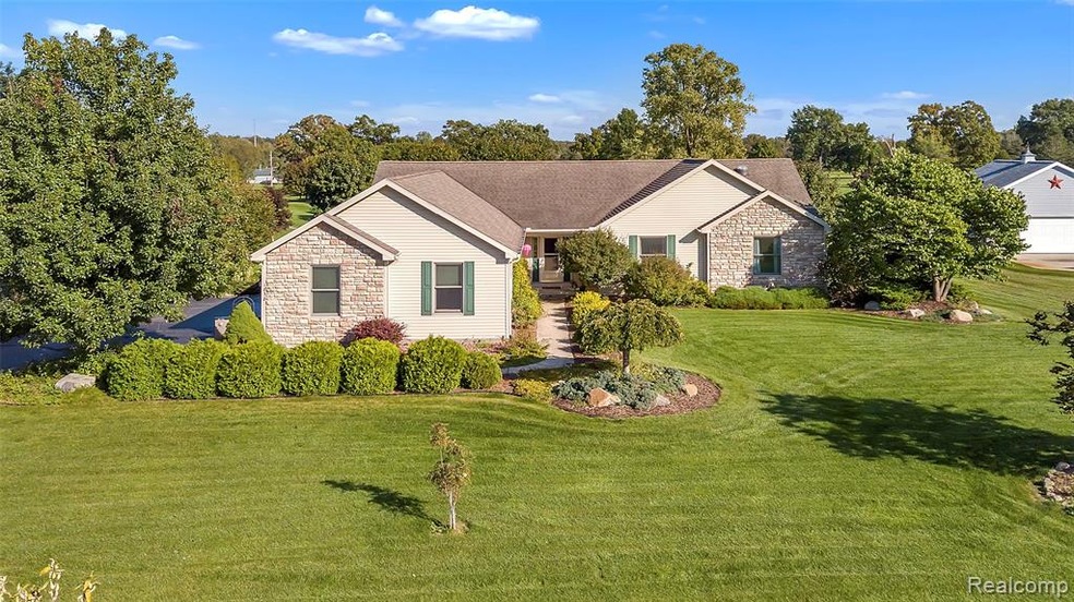 Welcome to 1858 White Cliff Dr