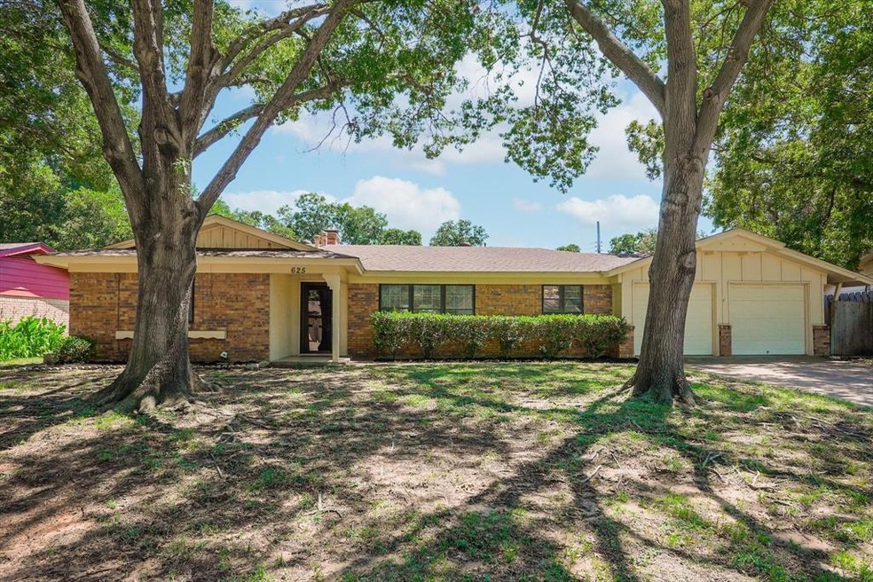 625 Cullum Ave, Hurst, TX 76053 - photo 1