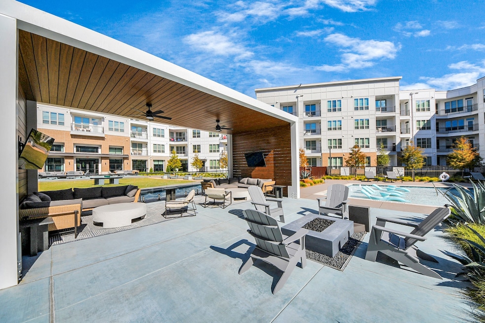 15635 Memorial Dr unit 271, Houston, TX 77079 - photo 1