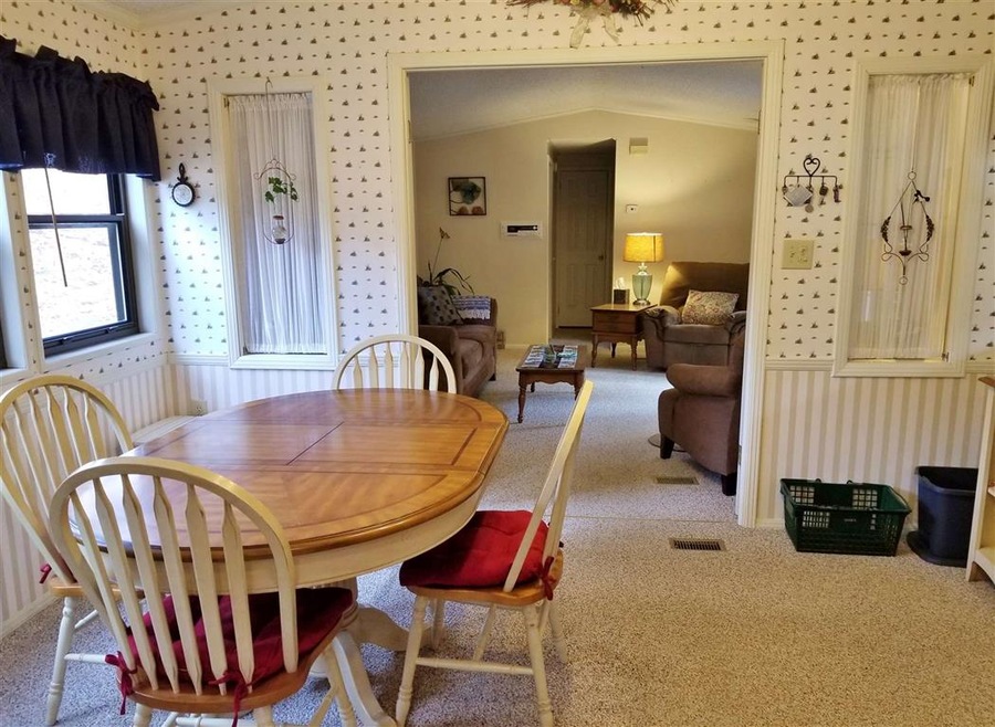 9 Buckingham Dr, Conway, NH 03860 - photo 1