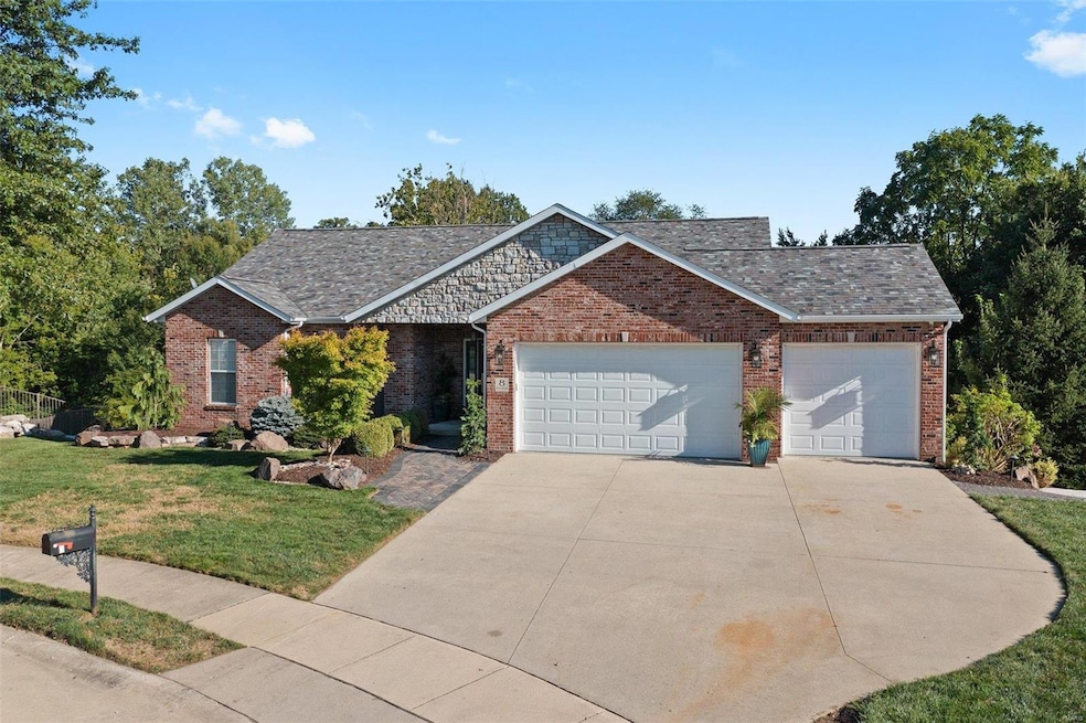 8 Annebriar Dr, Maryville, IL 62062 - photo 1
