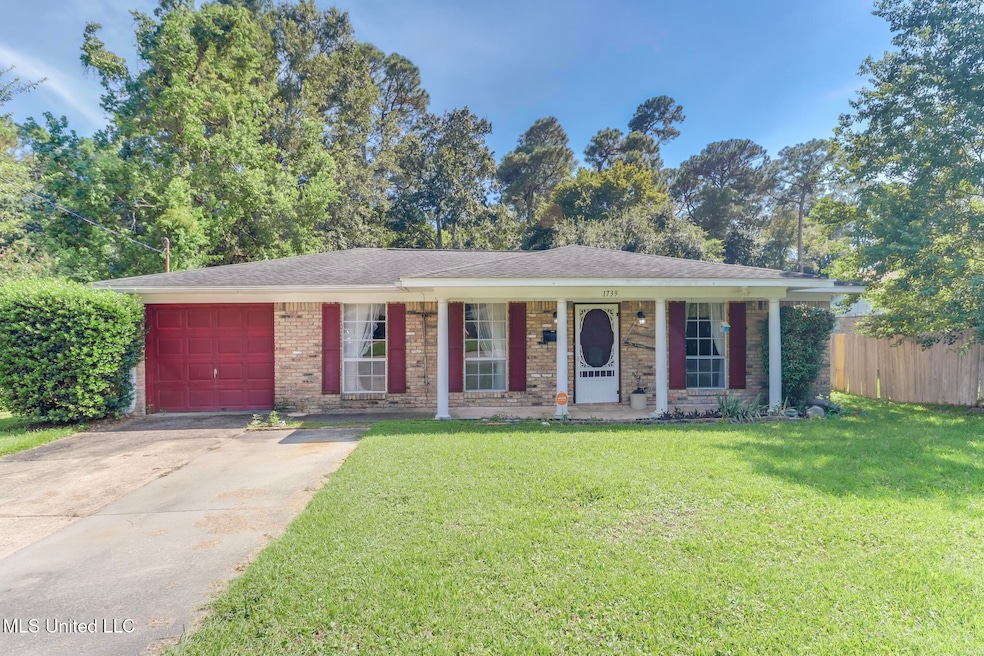 1739 Thomas Jefferson Dr, Biloxi, MS 39531 - photo 1