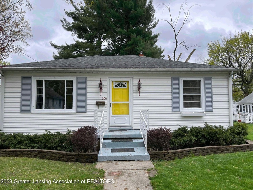 300 Paris Ave, Lansing, MI 48910 - photo 1