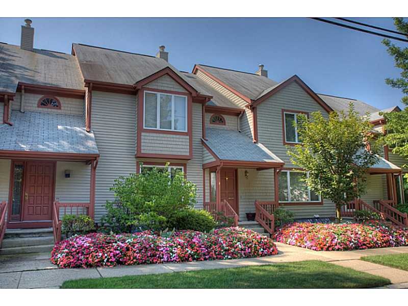 187 Laurel Ave unit 2, Providence, RI 02906 - photo 1