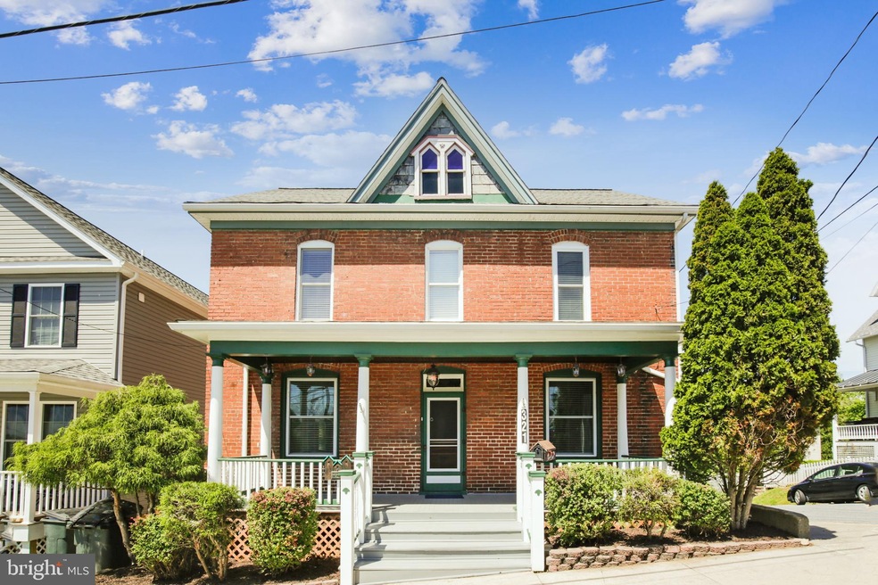 321 N Maple Ave, Brunswick, MD 21716 - photo 1