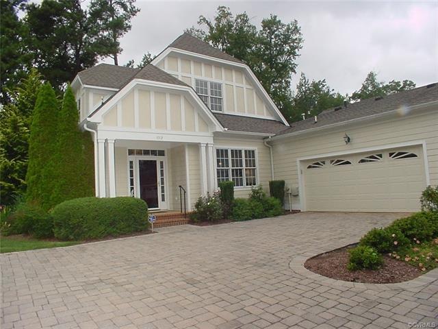 Beautiful Craftsman style townhome on a private lo