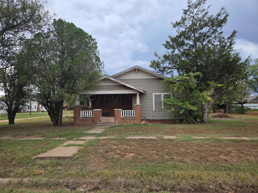 1010 N 12th St, Paducah, TX 79248 - photo 1